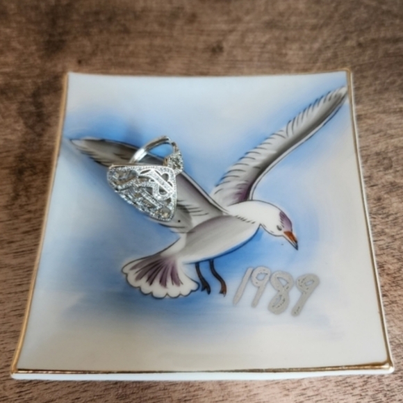 Vintage Taylor Swift 1989 TV Inspired Seagull Trinket Dish - Picture 6 of 7